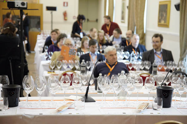 Tasting the wines at Apulia Wine Identity