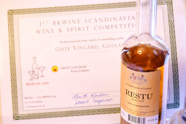 The prize winning grappa Restu Exklusiv and the Great Gold Medal diploma