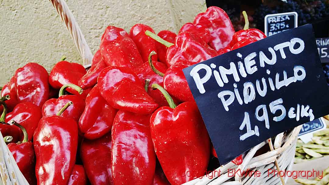 Peppers (bellpepper), pimientos on a food market